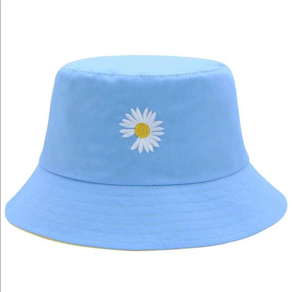 Reversible yellow blue daisy bucket hat